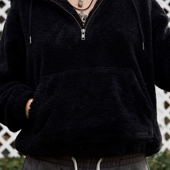 Fuzzy billabong hoodie - Picture 2 of 4